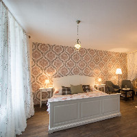 POKOJ č. 1- prostorný rodinný pokoj, velikost pokoje cca 22m2, manželská postel 180cm