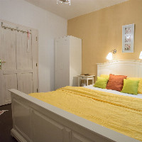 POKOJ č. 6- v přízemí v kategorii mini, manželská postel šíře 180 cm