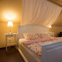 POKOJ č. 15- podkrovní pokoj kategorie SUPERIOR,prostorný rodinný přistýlkový pokoj o velikosti cca 30m2